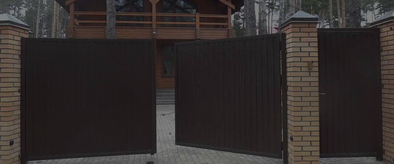 Распашные ворота с автоматикой в Нижнекамске
